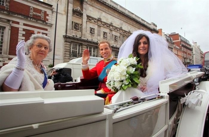 Шутливая свадьба в стиле первоапреля: королевский переполох (14 фото + описание)