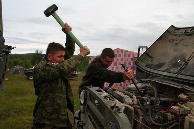 Веселые автомобильные моменты: новая подборка юмора за рулем (23 фото)