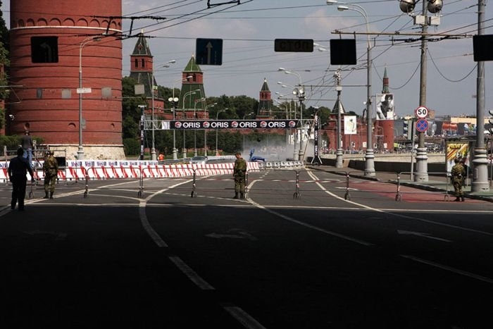 Редкое событие в столице: коллекционный Бугатти разбит в Москве (фотоотчет)