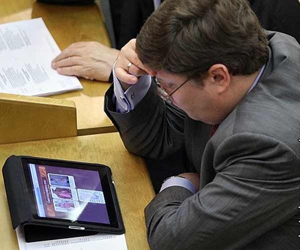 Депутат в цифровом мире: погружение в работу с iPad (2 фотографии)